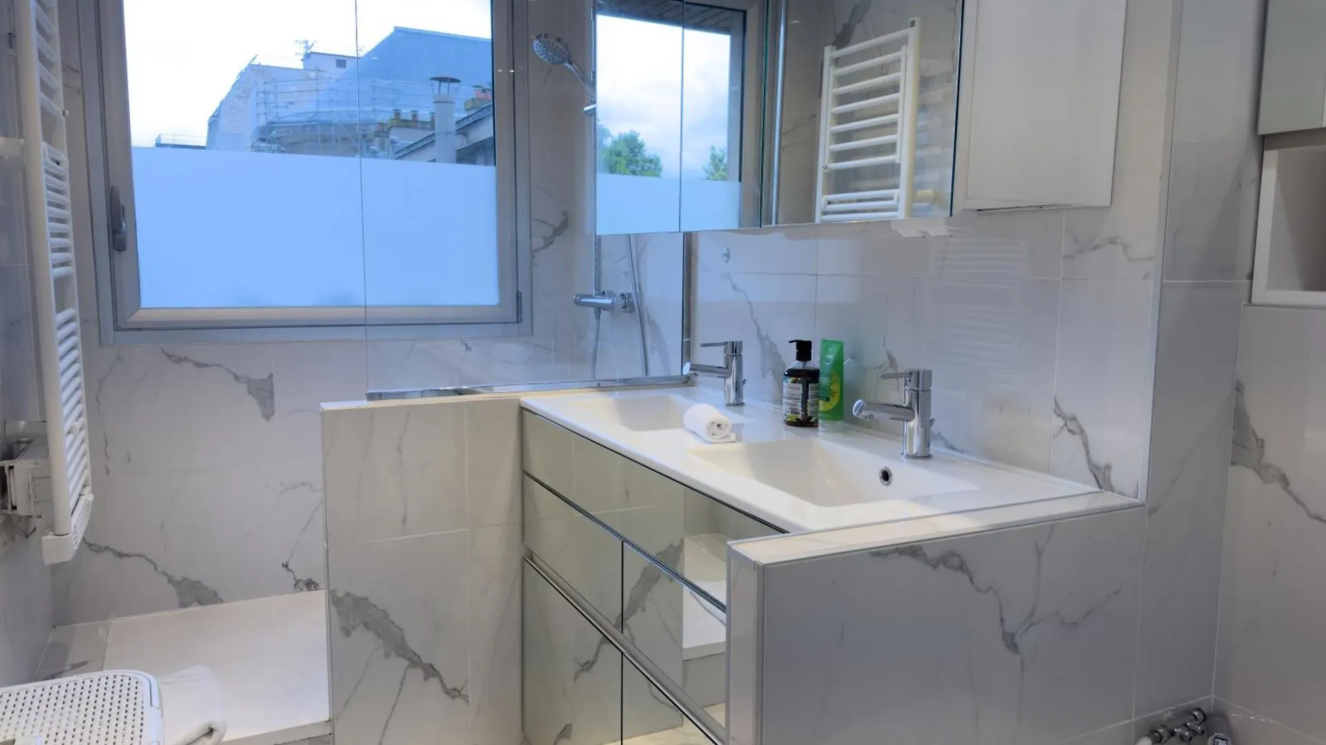 Apartment Penbed -1Br - Proche Champs Elysees Paris France